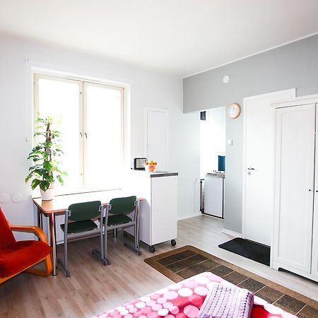 Cozy Studio Next To Bus Station Turku Exterior photo